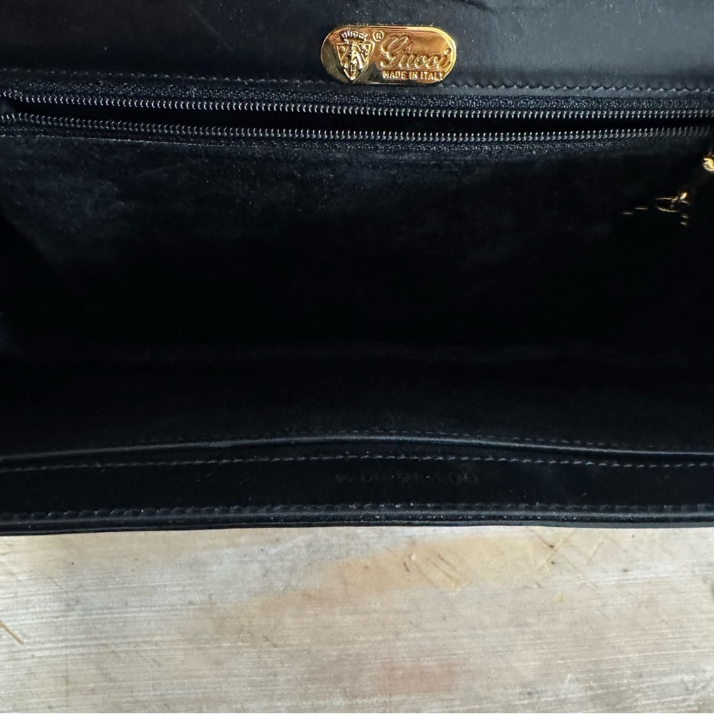 Vintage 1970s Gucci Black Patent Leather Clutch/ Adjustable Strap Bag - Picture 3 of 11